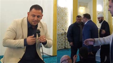 xhamne|Kryebashkiaku i Kavajës, kthehet në ‘imam’, flet para besimtarëve .